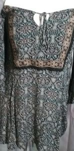 I'm selling a blouse